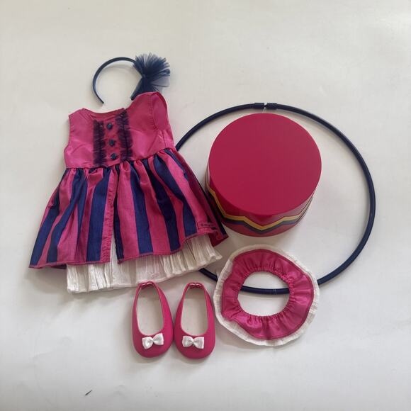 American Girl Talent Show Set Accessories with Box Retired w/Box NO Doll - Picture 2 of 13